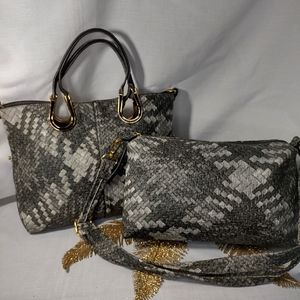 .Woven bag set